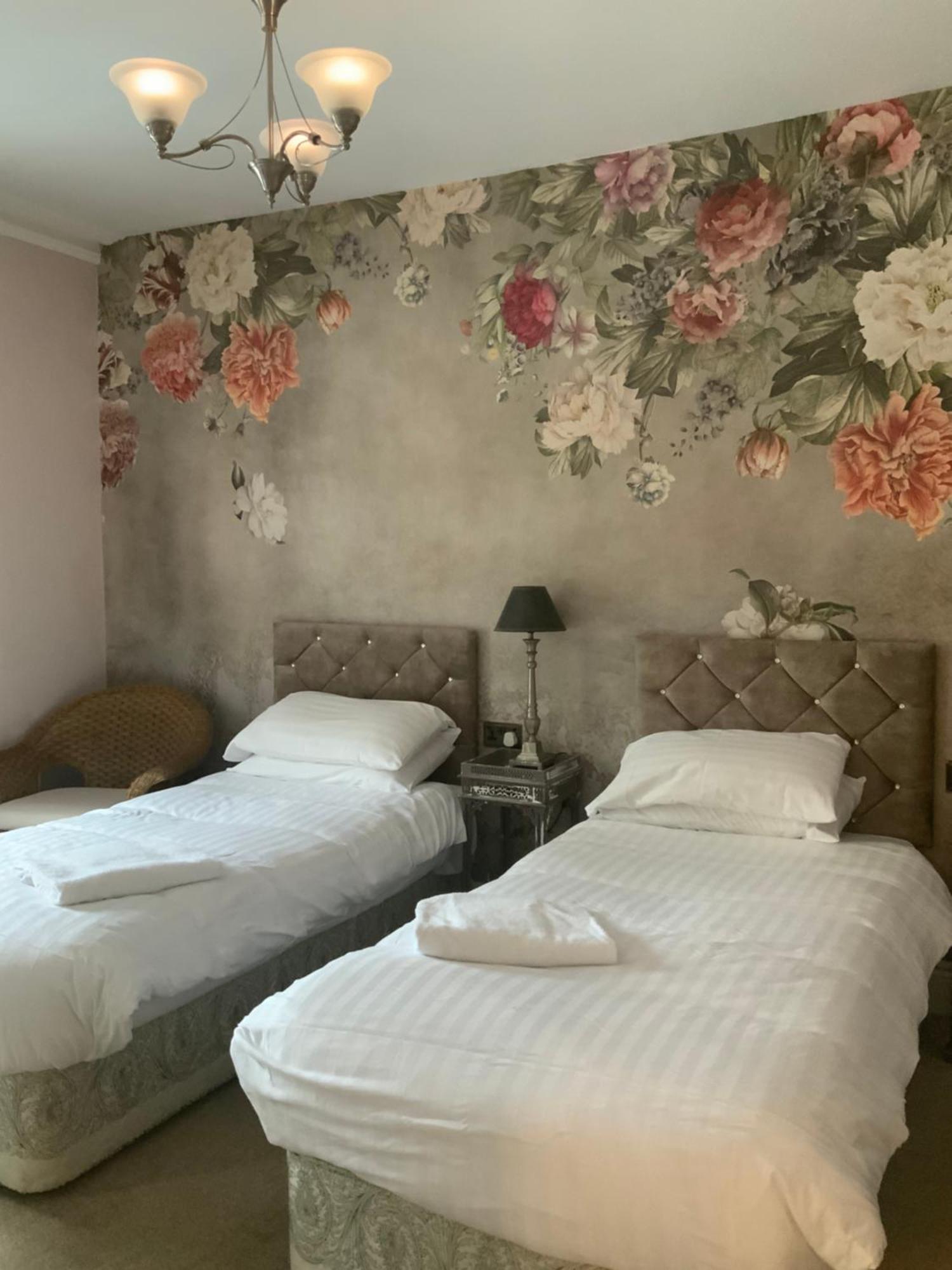 Hotel The White House Sennybridge Pokoj fotografie