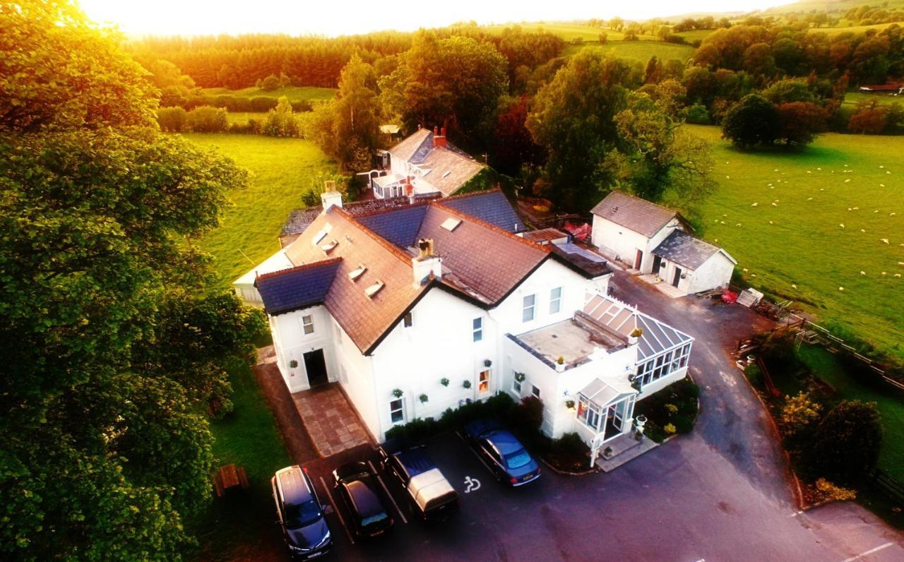 Hotel The White House Sennybridge Exteriér fotografie